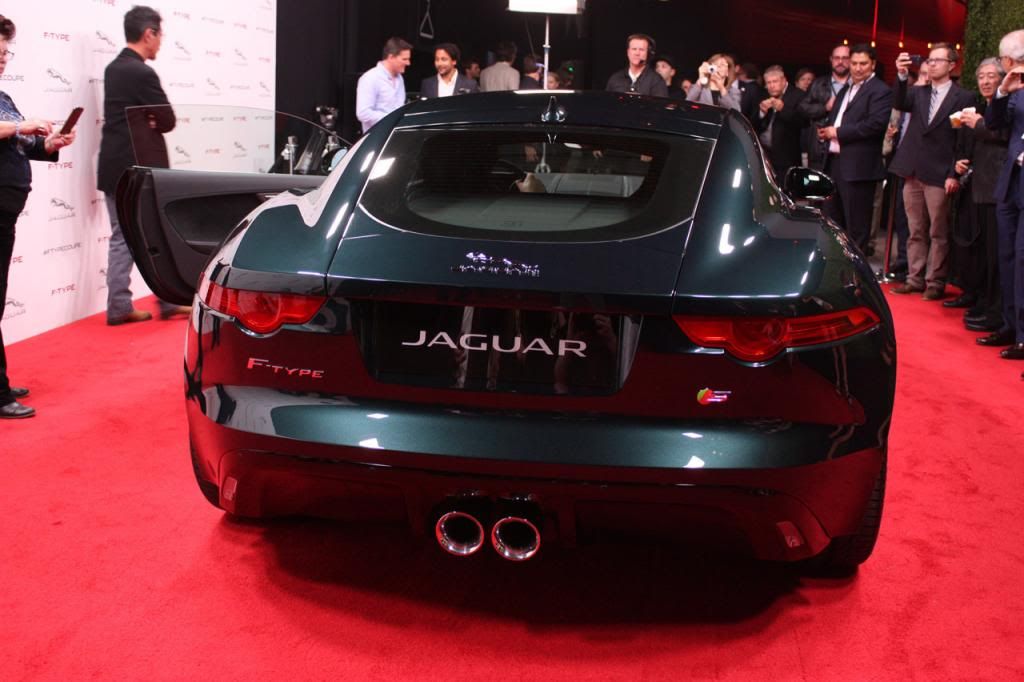 008-2015-jaguar-f-type-coupe-live-1_zpse