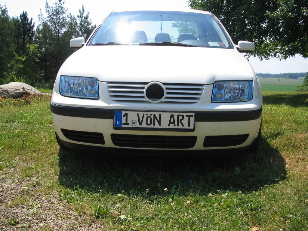 http://i154.photobucket.com/albums/s249/GottlichVR6Golf/Bora007.jpg