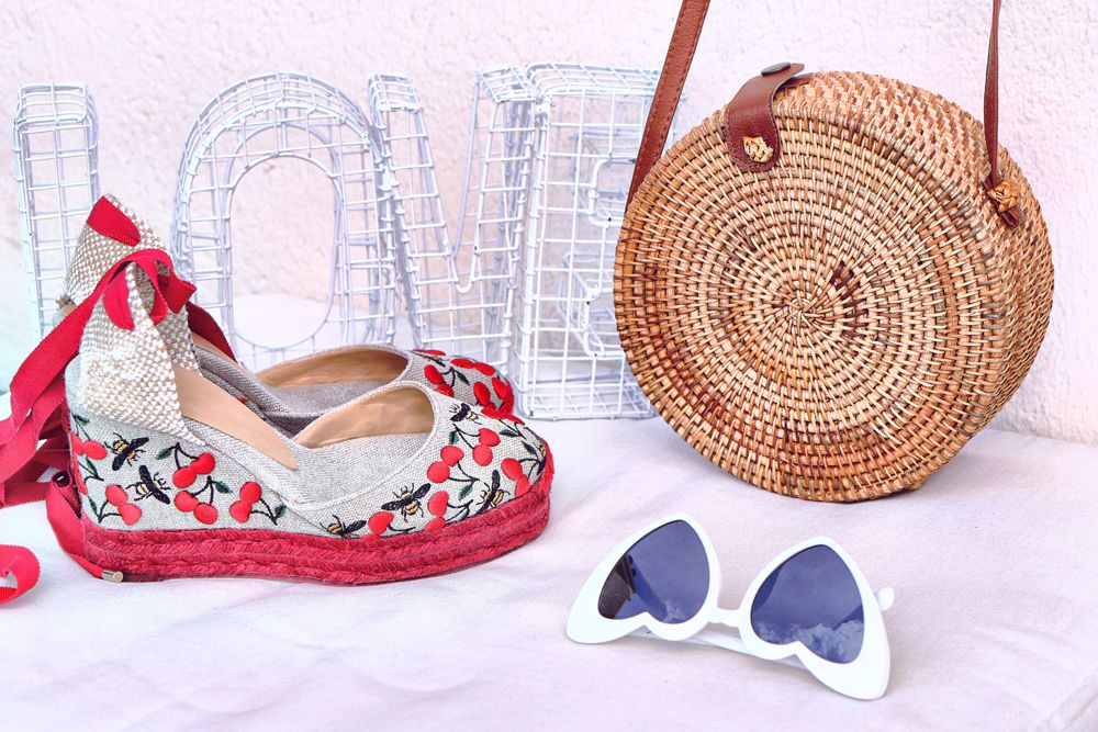  photo espadrilles-castaner-cerises-1.jpg