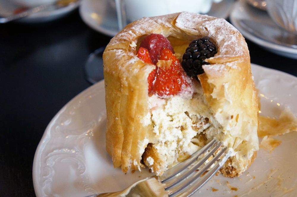  photo cafe-pouchkine-paris-gateau-napoleon.jpg