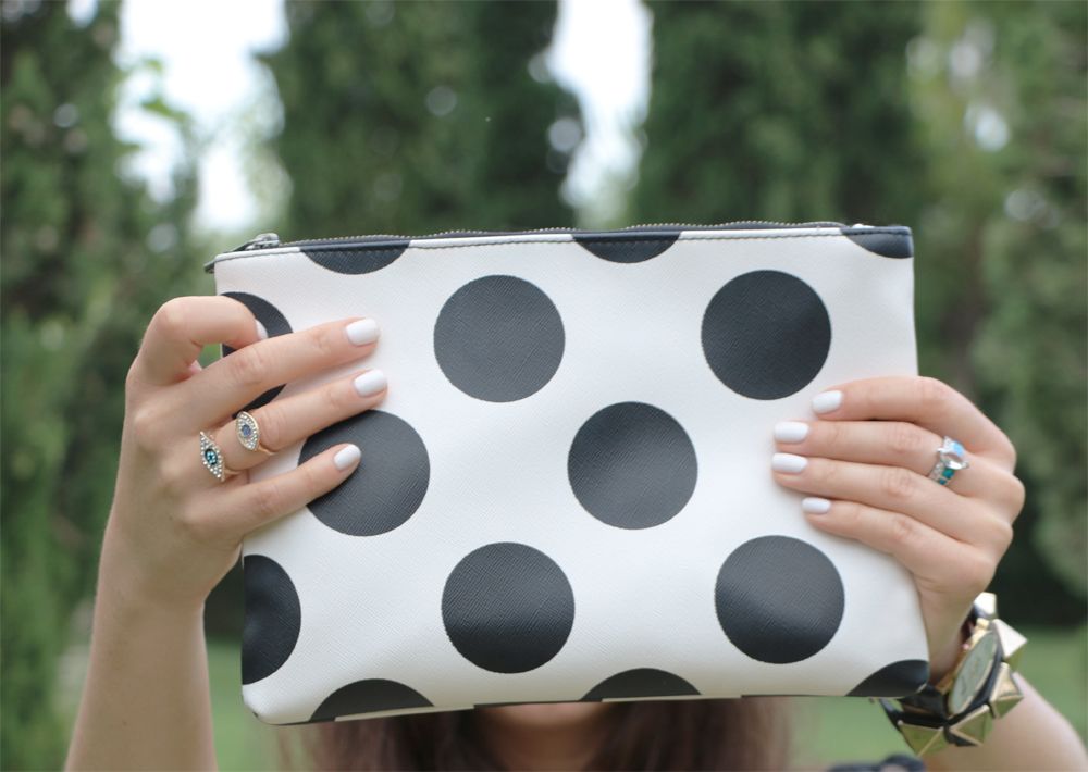  photo polka-dots-clutch-asos.jpg