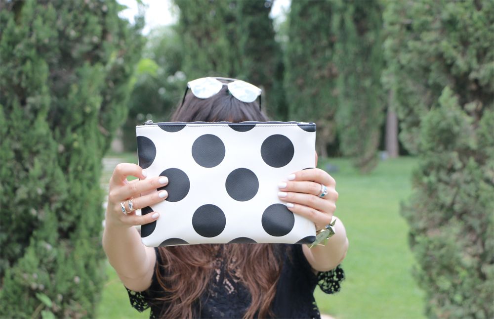  photo polka-dots-clutch.jpg