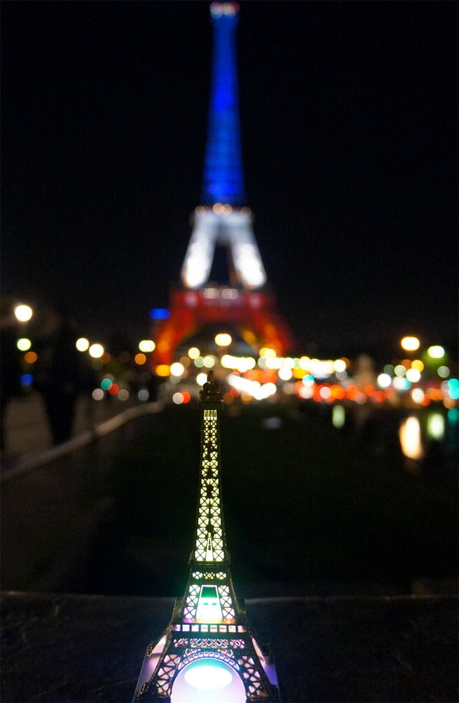  photo fluctuat-nec-mergitur-pray-for-paris-eiffel-tower-tour.jpg