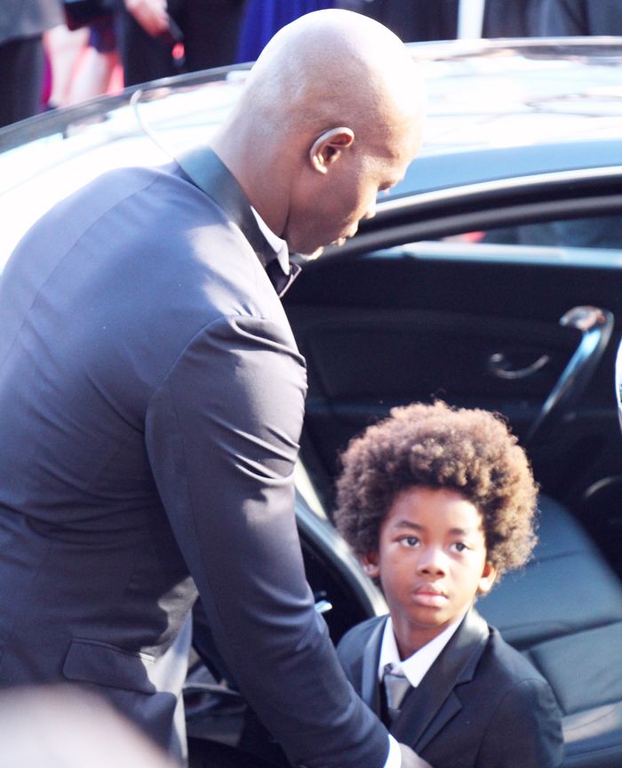  photo CANNES_2014_RED_CARPET_DJIMON_HOUNSOU_3jpg_effected.jpg