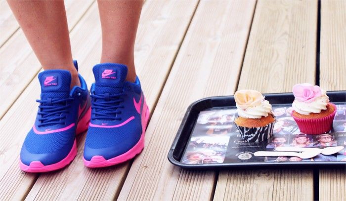  photo CUPCAKES-made-with-love-jacks-burger-hossegor-nike-air-max-thea_2jpg_effected.jpg