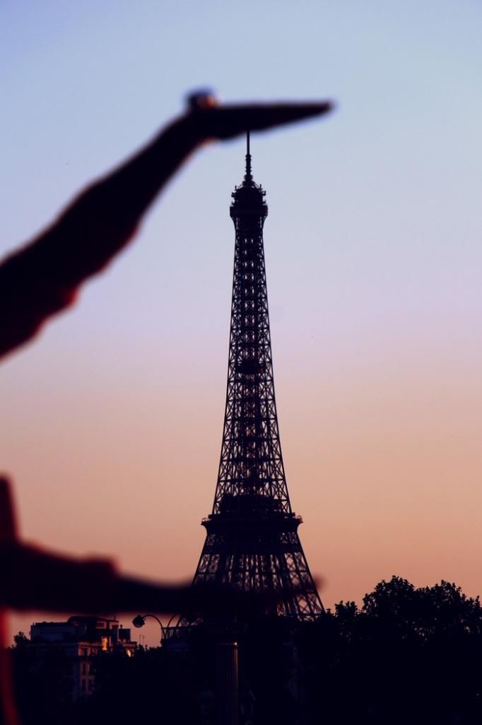  photo SUNSET-eiffel-tower-paris-tour-eiffeljpg_effected.jpg