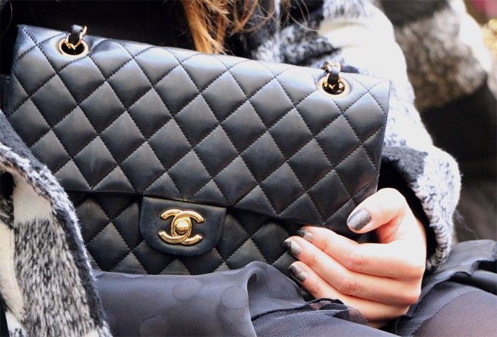  photo sac-chanel-classic-timeless-noir-dorejpg_effected.jpg