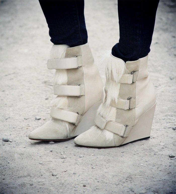  photo BOOTS_ISABEL_MARANT_PIERCE_WHITE_2jpg_effected.jpg