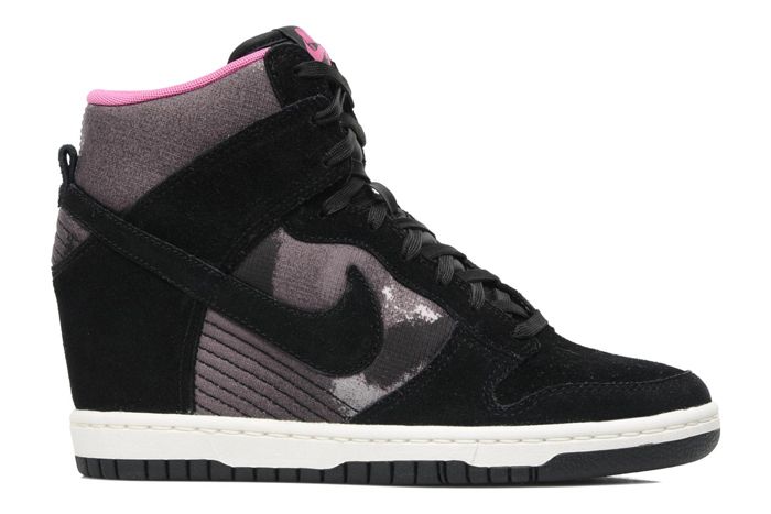  photo NIKE_DUNK_SKY_HIGH_BACK_HD.jpg