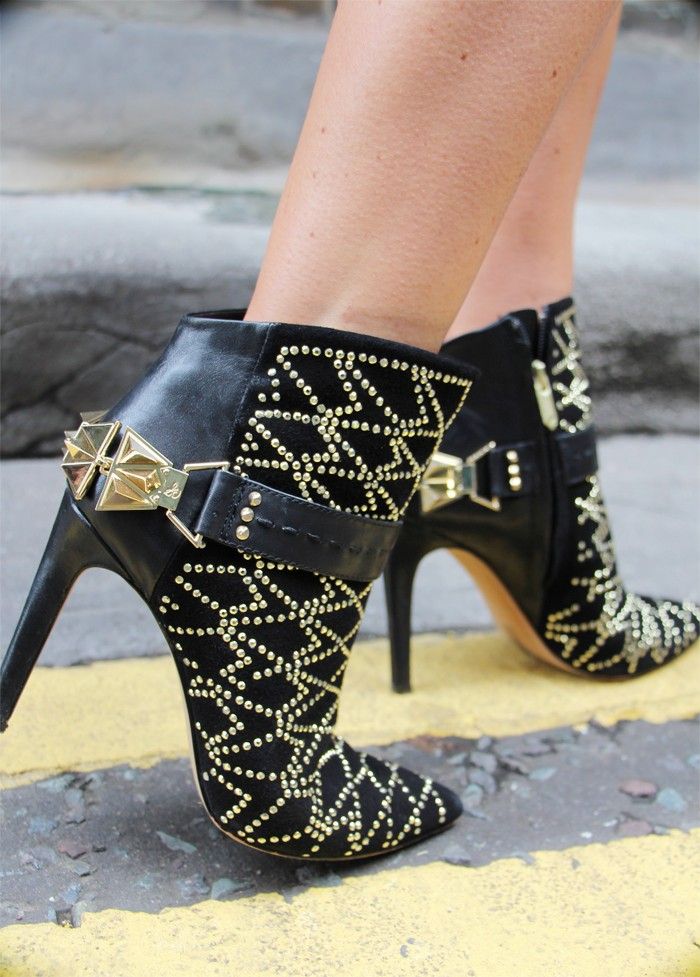  photo SAM_EDELMAN_MILA_BOOTS_3jpg_effected-1.jpg