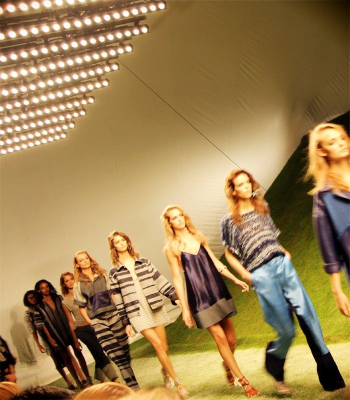  photo DEFILE_TOPSHOP_SS14_15jpg_effected.jpg