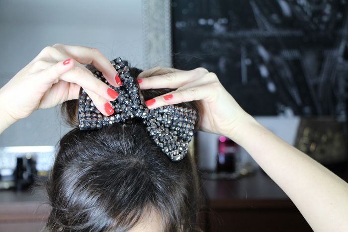  photo TUTO_CHIGNON_BUN_FETES_2.jpg