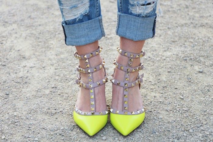  photo VALENTINO_ROCKSTUDS_NEON_YELLOW_FLUO_2jpg_effected.jpg