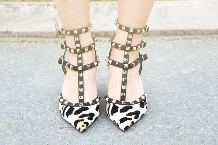  photo VALENTINO_LEOPARD_ROCKSTUDSjpg_effected.jpg