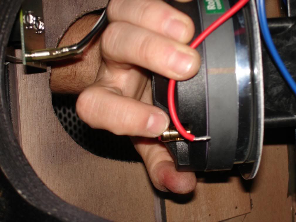 fixing a blown tweeter S408 by Mackie