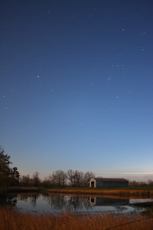 IMAGE: http://i154.photobucket.com/albums/s254/drevilsmom/nightskyoverfarm.jpg