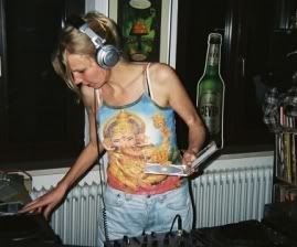 http://i154.photobucket.com/albums/s266/krizryw/decib.jpg