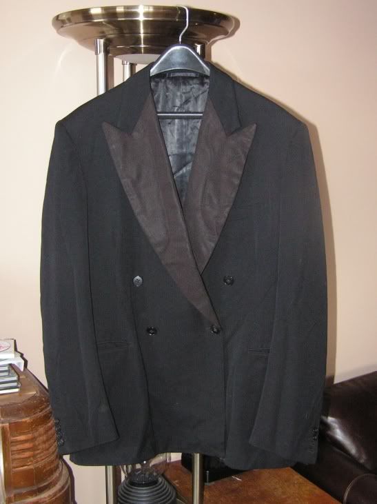 Londontux001.jpg