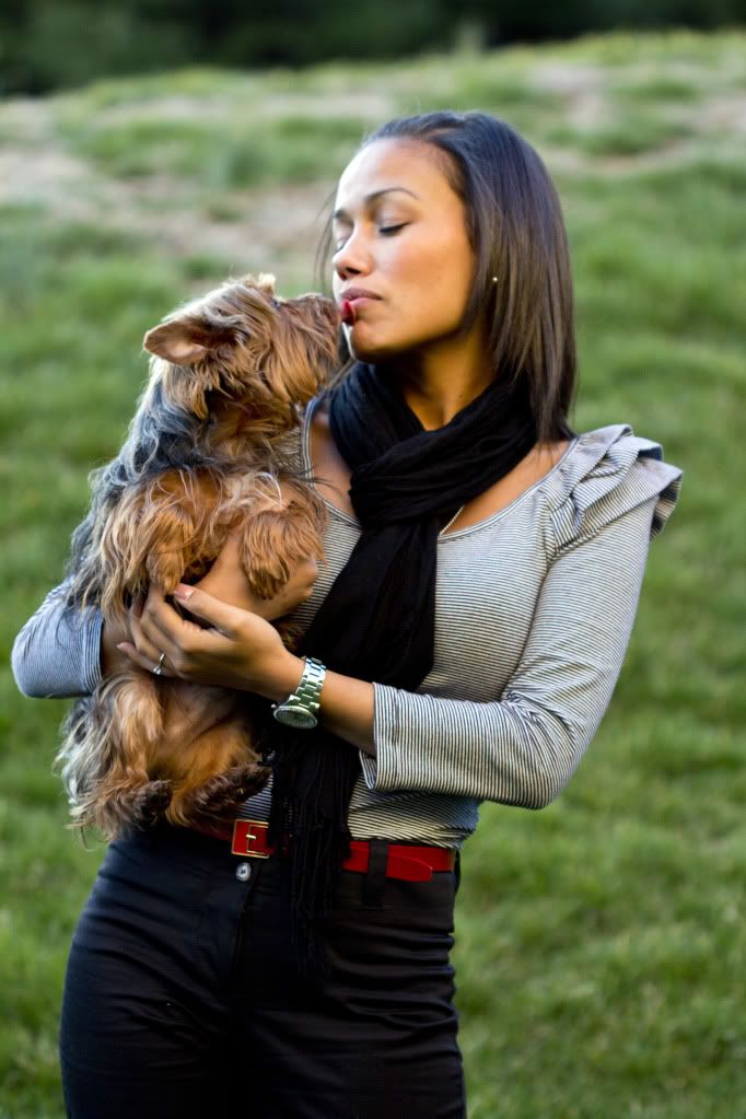 IMAGE: http://i154.photobucket.com/albums/s272/valentino_031/alyssafavorite3.jpg