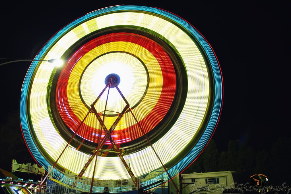 IMAGE: http://i154.photobucket.com/albums/s272/valentino_031/ferriswheeledit1.jpg